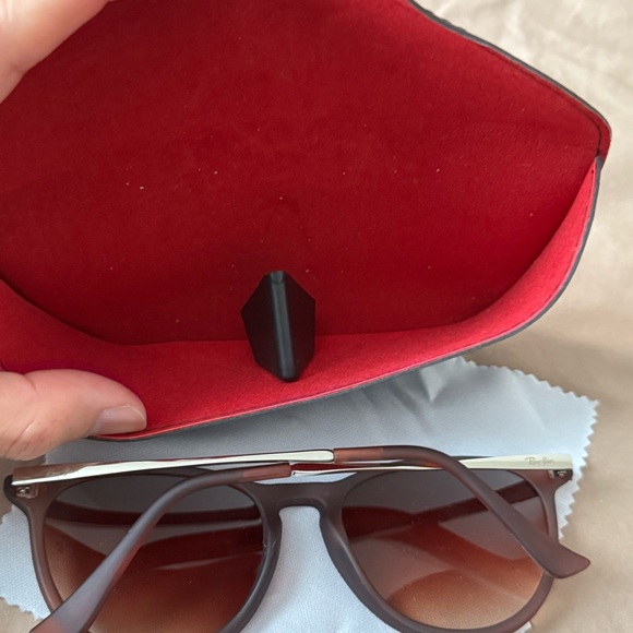 Sunglasses - Picture 3 of 7